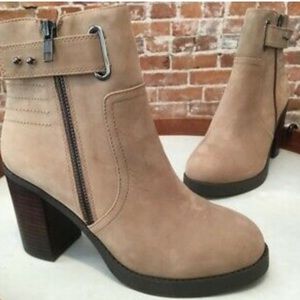 CUTTEEE heel booties:))